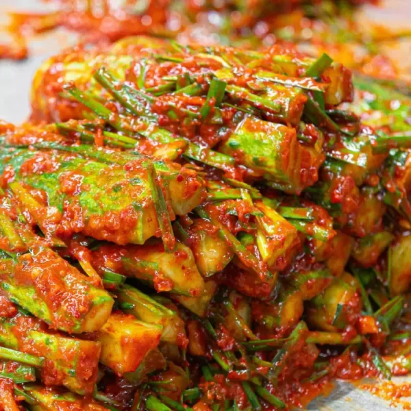 [11번가] 국내산 원재료로 주문 즉시 제조하는 프리미엄 오이부추김치 2kg + 500g