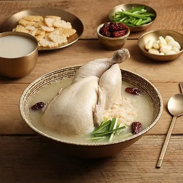 [한정특가] 직접 누룽지 삼계탕 1kg 2팩. 2세트 이상 구매시 한우도가니수육탕 1팩 증정