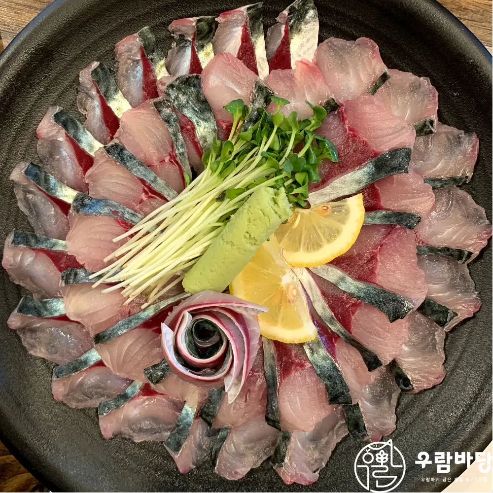 우람바당 제철 활 고등어회 필렛 : 우람바당